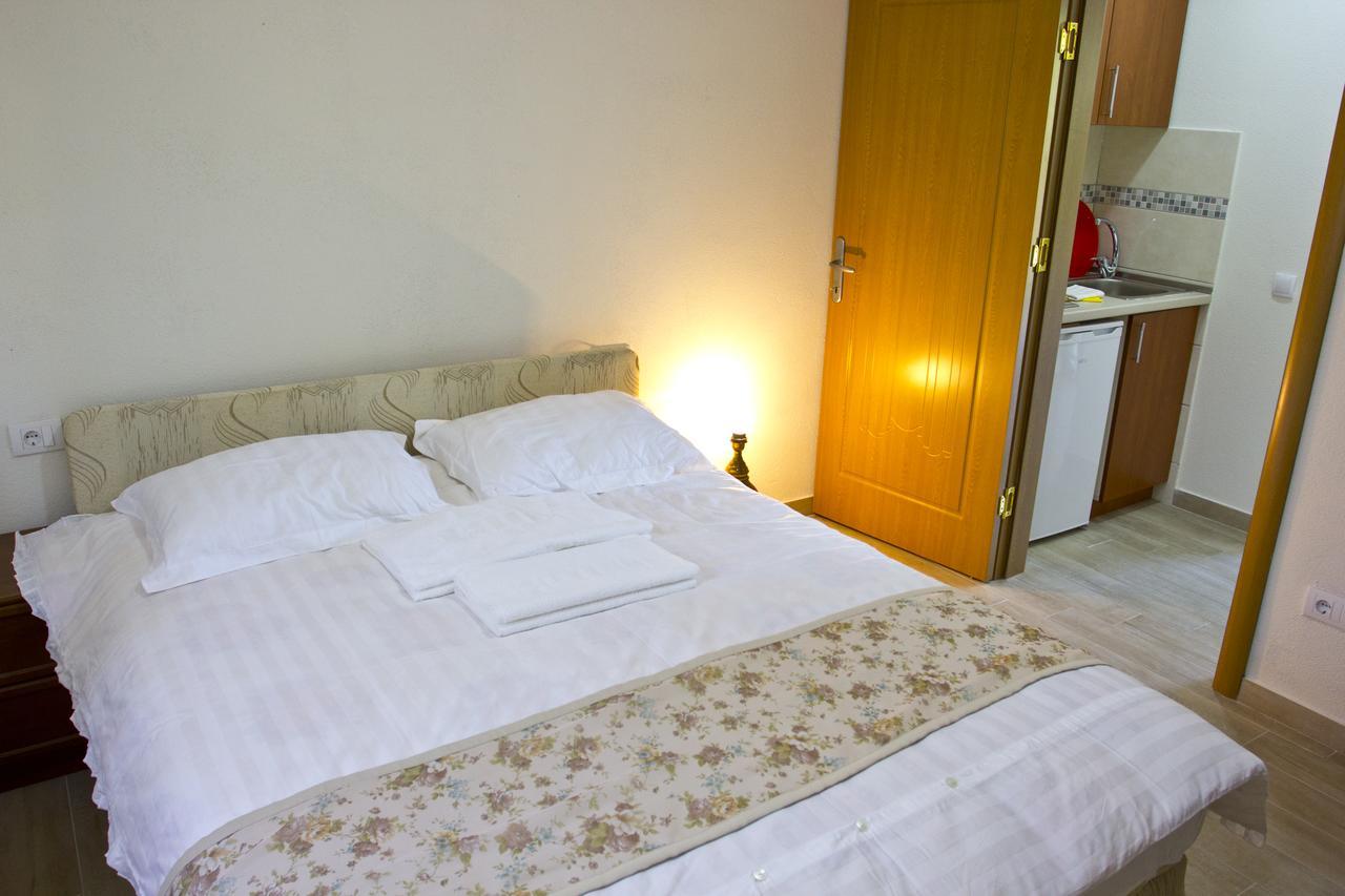 Apartments Gran Sasso Ulcinj Exterior photo