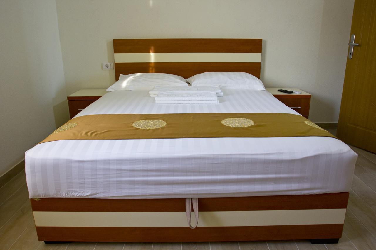 Apartments Gran Sasso Ulcinj Exterior photo